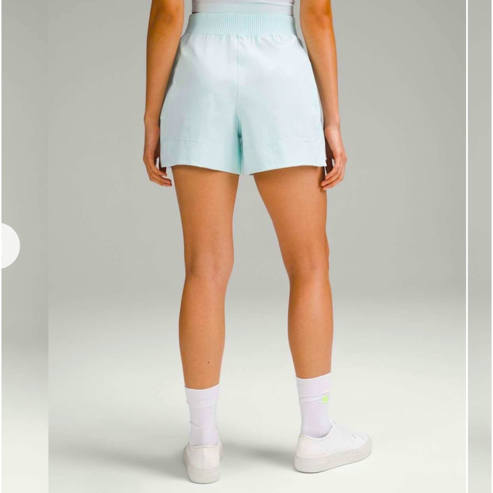 NWT Stretch Woven Relaxed-Fit HR Short 4" / Sheer Blue